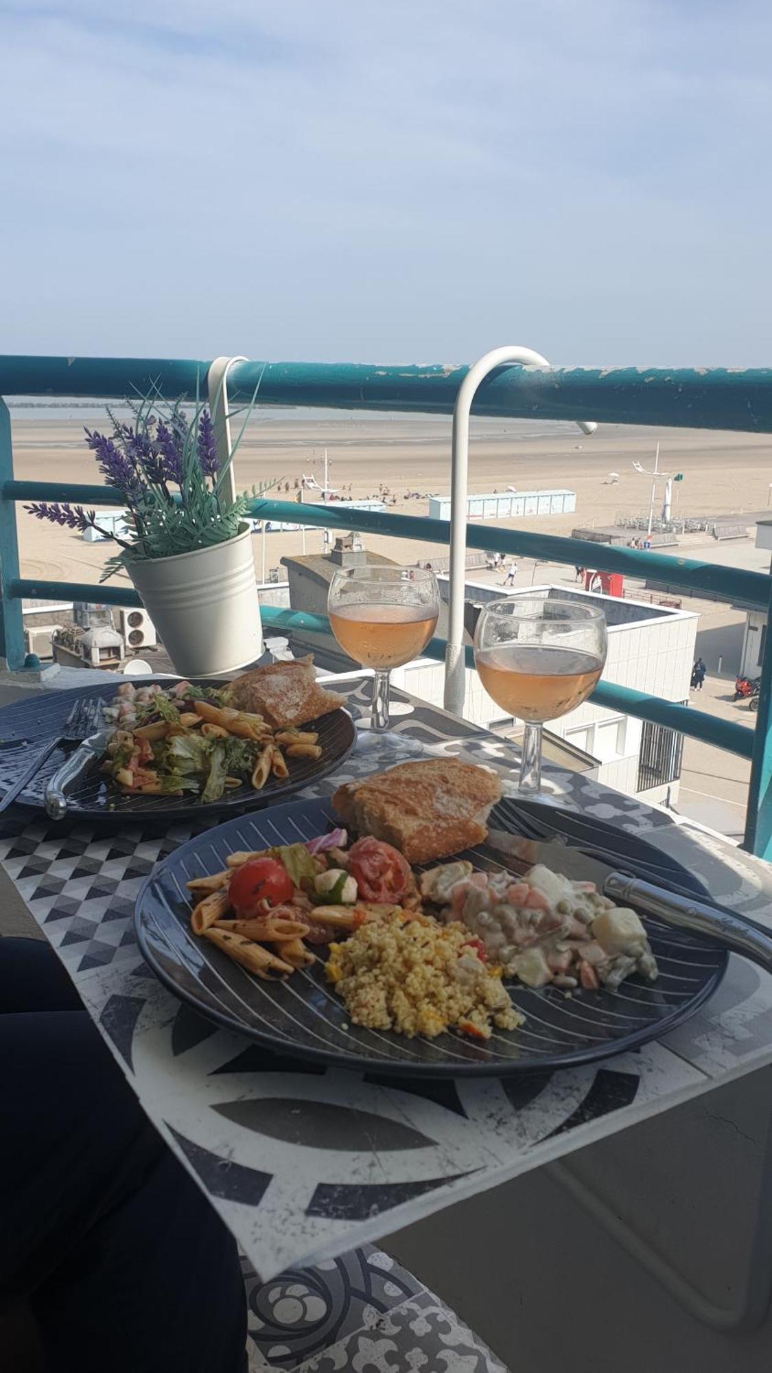 Studio Vue Mer Au Coeur De Malo Les Bains Pieds Dans L Eau Dunkirk Luaran gambar
